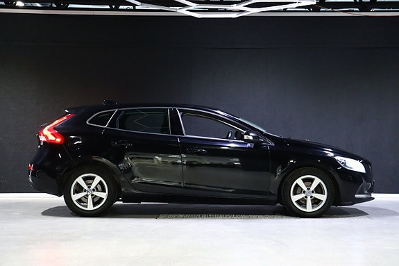 Volvo V40 7 of 27