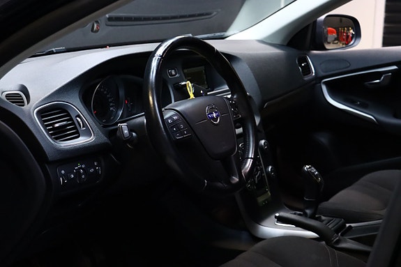 Volvo V40 9 of 27