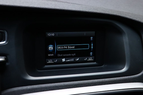 Volvo V40 25 of 27