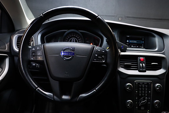 Volvo V40 18 of 27