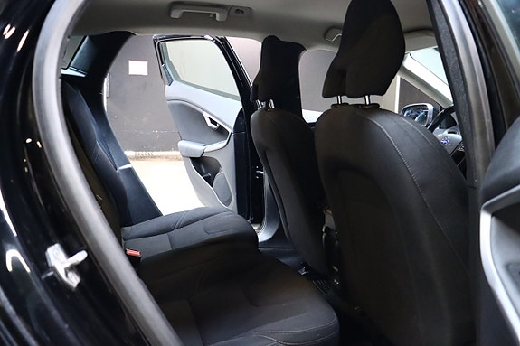 Volvo V40 11 of 27