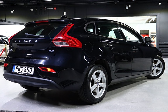 Volvo V40 4 of 27