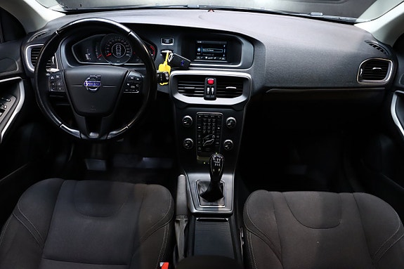 Volvo V40 16 of 27