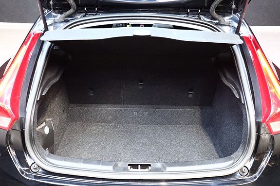 Volvo V40 14 of 27