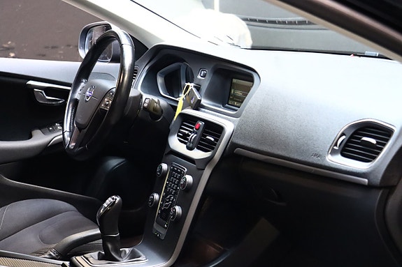 Volvo V40 13 of 27