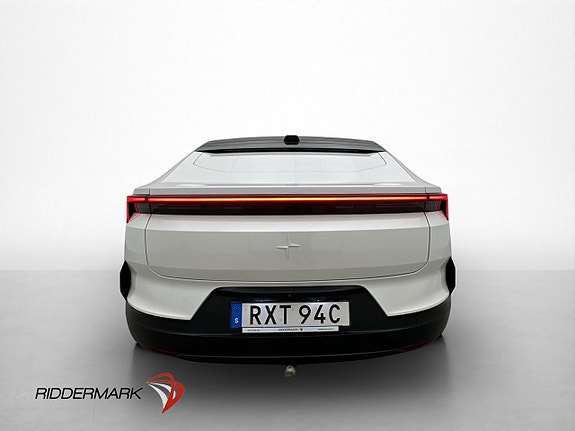 Polestar 4 8 of 30