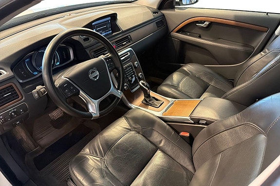 Volvo V70 9 of 22