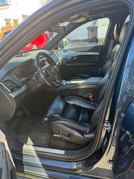 Volvo XC90 3 of 5