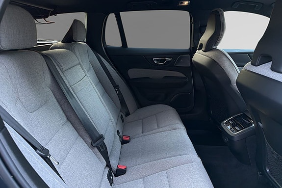 Volvo V60 Cross Country 12 of 13