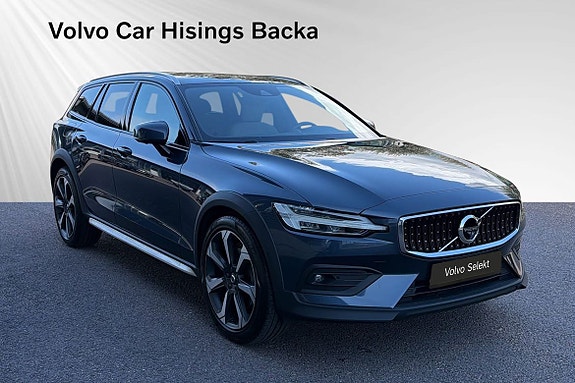 Volvo V60 Cross Country 7 of 13
