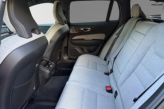 Volvo V60 Cross Country 9 of 13