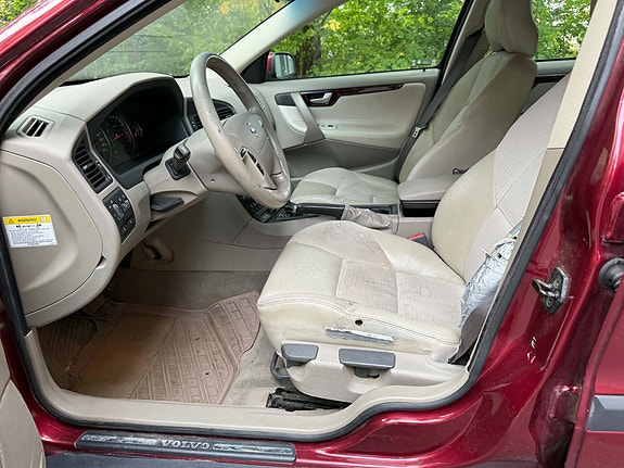 Volvo V70 6 of 7