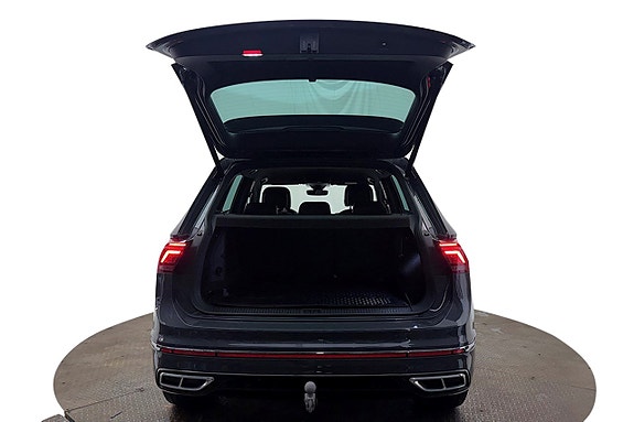 Volkswagen Tiguan 8 of 30