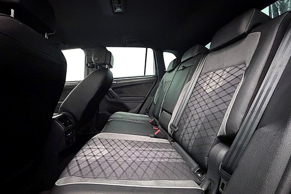 Volkswagen Tiguan 14 of 30