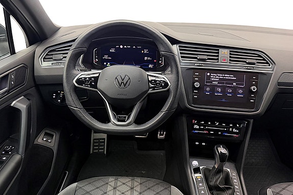 Volkswagen Tiguan 18 of 30