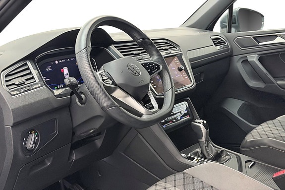 Volkswagen Tiguan 13 of 30