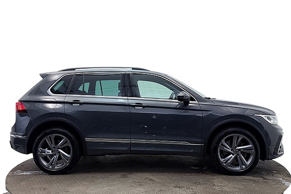 Volkswagen Tiguan 5 of 30
