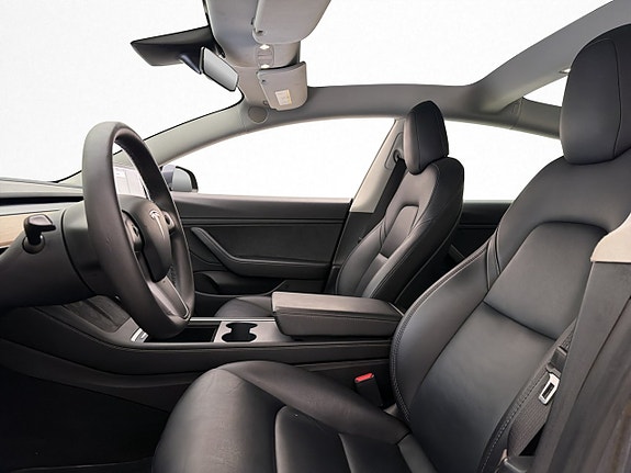 Tesla Model 3 11 of 30