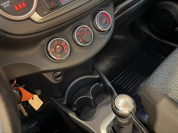 Toyota Yaris 20 of 23