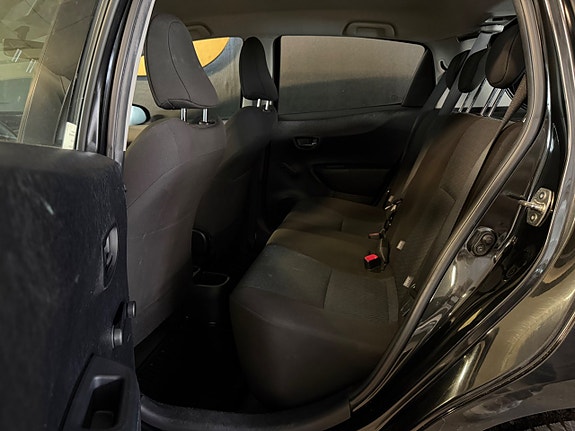 Toyota Yaris 13 of 23