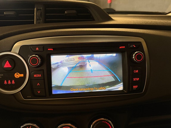 Toyota Yaris 19 of 23