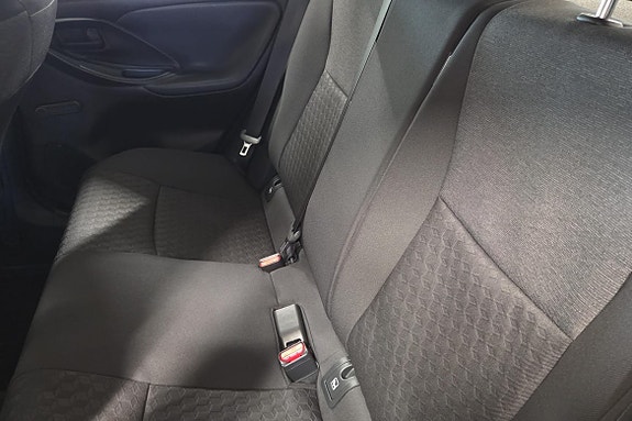 Toyota Yaris 15 of 20
