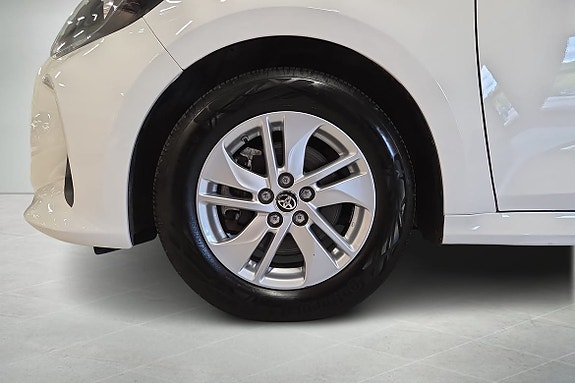 Toyota Yaris 10 of 20