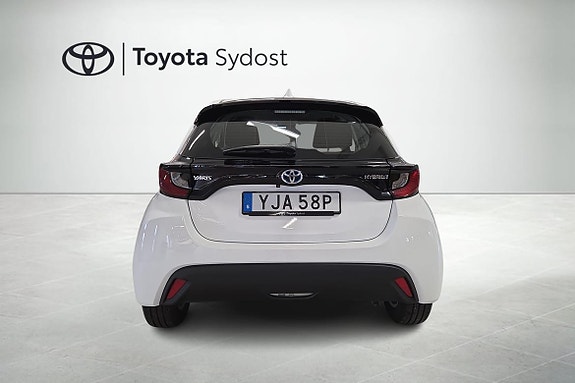 Toyota Yaris 6 of 20
