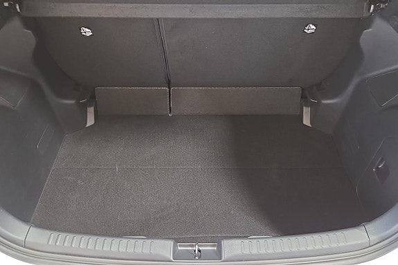 Toyota Yaris 17 of 20