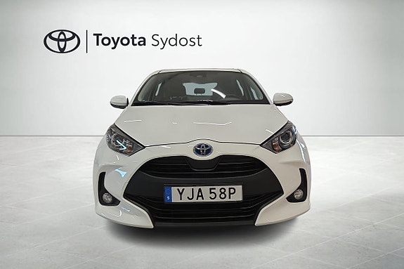 Toyota Yaris 3 of 20
