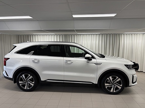 Kia Sorento 2 of 11