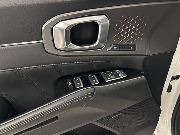 Kia Sorento 11 of 11