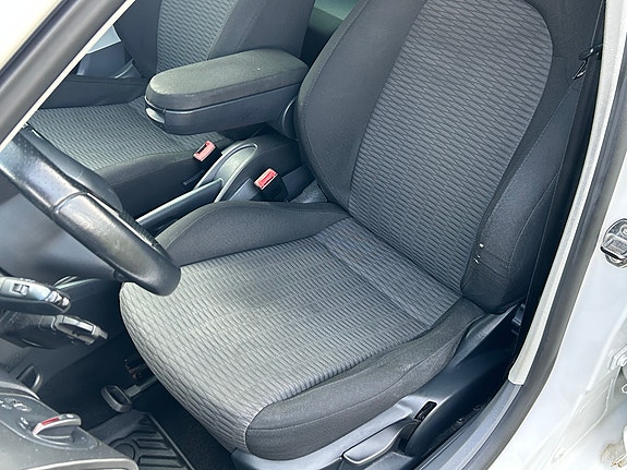 Seat Ibiza 4 of 7