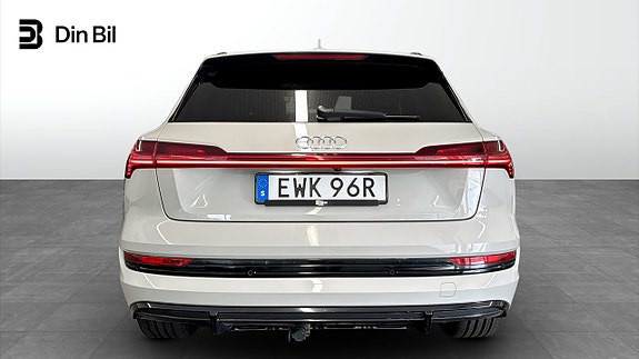 Audi e-tron 5 of 19