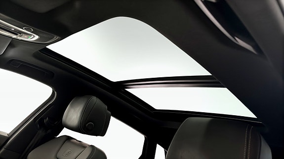 Audi e-tron 9 of 19
