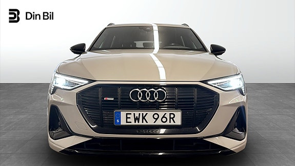 Audi e-tron 4 of 19