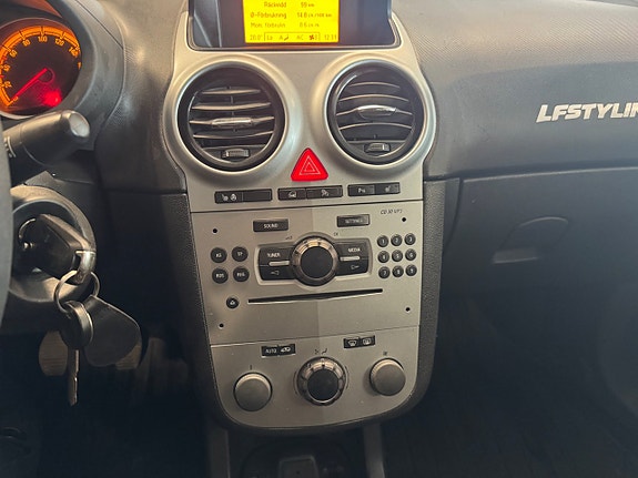 Opel Corsa 14 of 15
