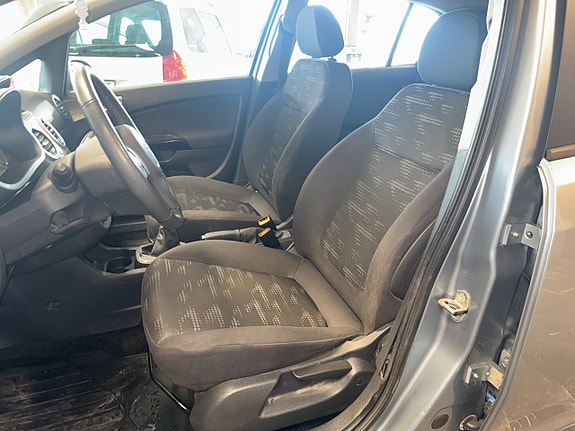 Opel Corsa 8 of 15