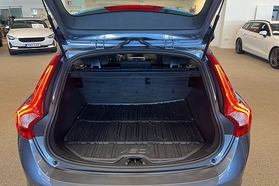 Volvo V60 12 of 14