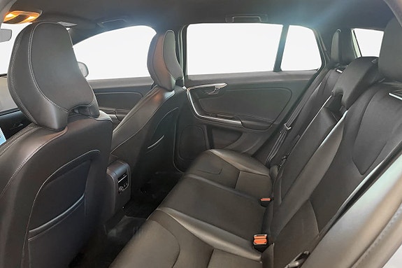 Volvo V60 7 of 14