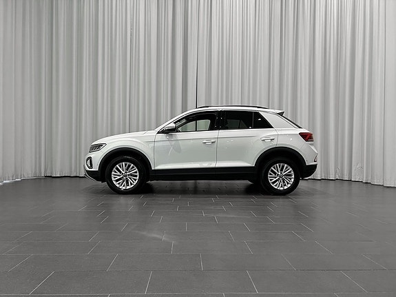 Volkswagen T-Roc 2 of 14