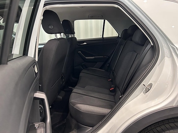 Volkswagen T-Roc 7 of 14