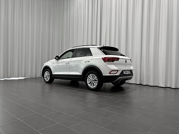 Volkswagen T-Roc 3 of 14