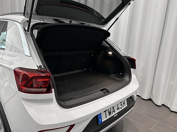 Volkswagen T-Roc 4 of 14