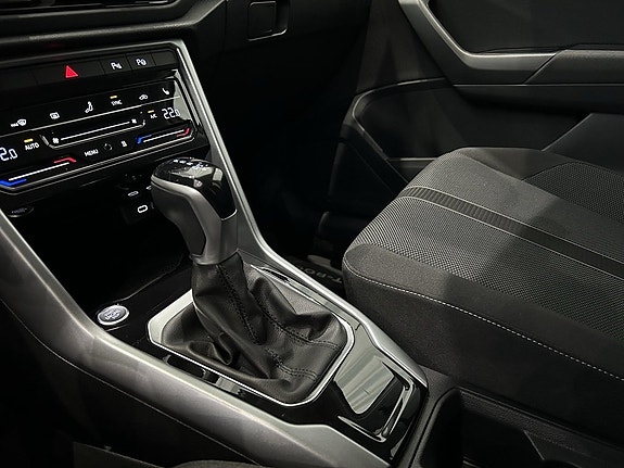 Volkswagen T-Roc 14 of 14