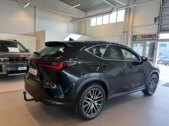 Lexus NX350h 4 of 21