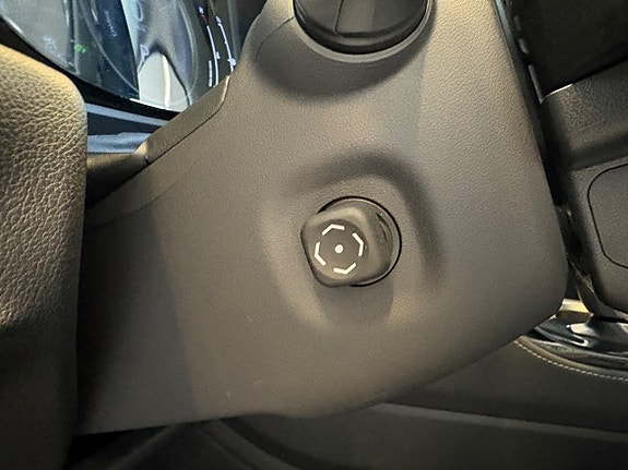 Lexus NX350h 14 of 21