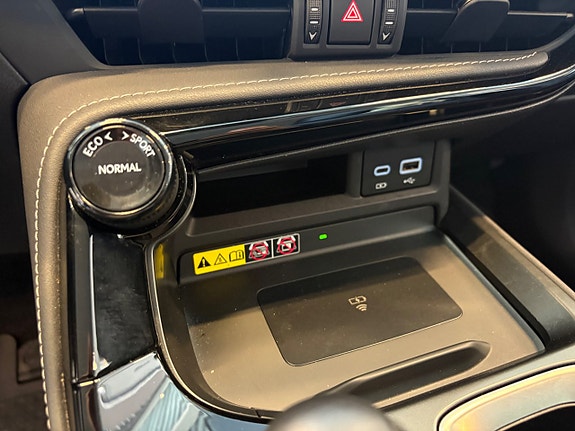 Lexus NX350h 20 of 21