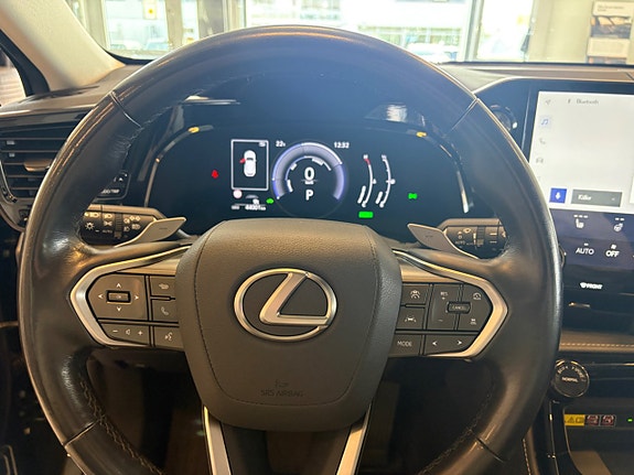 Lexus NX350h 15 of 21
