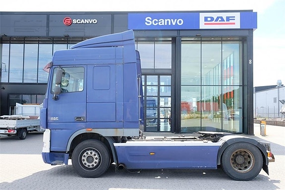 DAF XF 105 460 4x2 dragbil 2 of 11